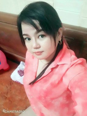 Wife from Chinese Rong Li from Chengdu age 23