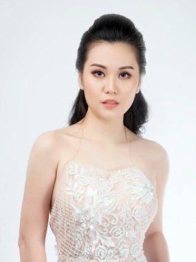 Chinese bride Rong Li from Nanjing