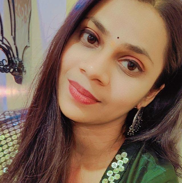 Wife from Sri Lanka Lakmini Kariyawasam from Colombo age 24